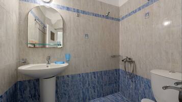 Standard Double or Twin Room, Sea View | Bathroom | Shower, free toiletries, towels