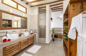 Beachfront Bungalow with Plunge Pool | Minibar, in-room safe, desk, blackout curtains - Zanzibar Queen Hotel (Matemwe)
