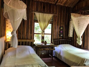 Deluxe Twin Room | Desk, rollaway beds - Vanvisa at the Falls (Luang Prabang)