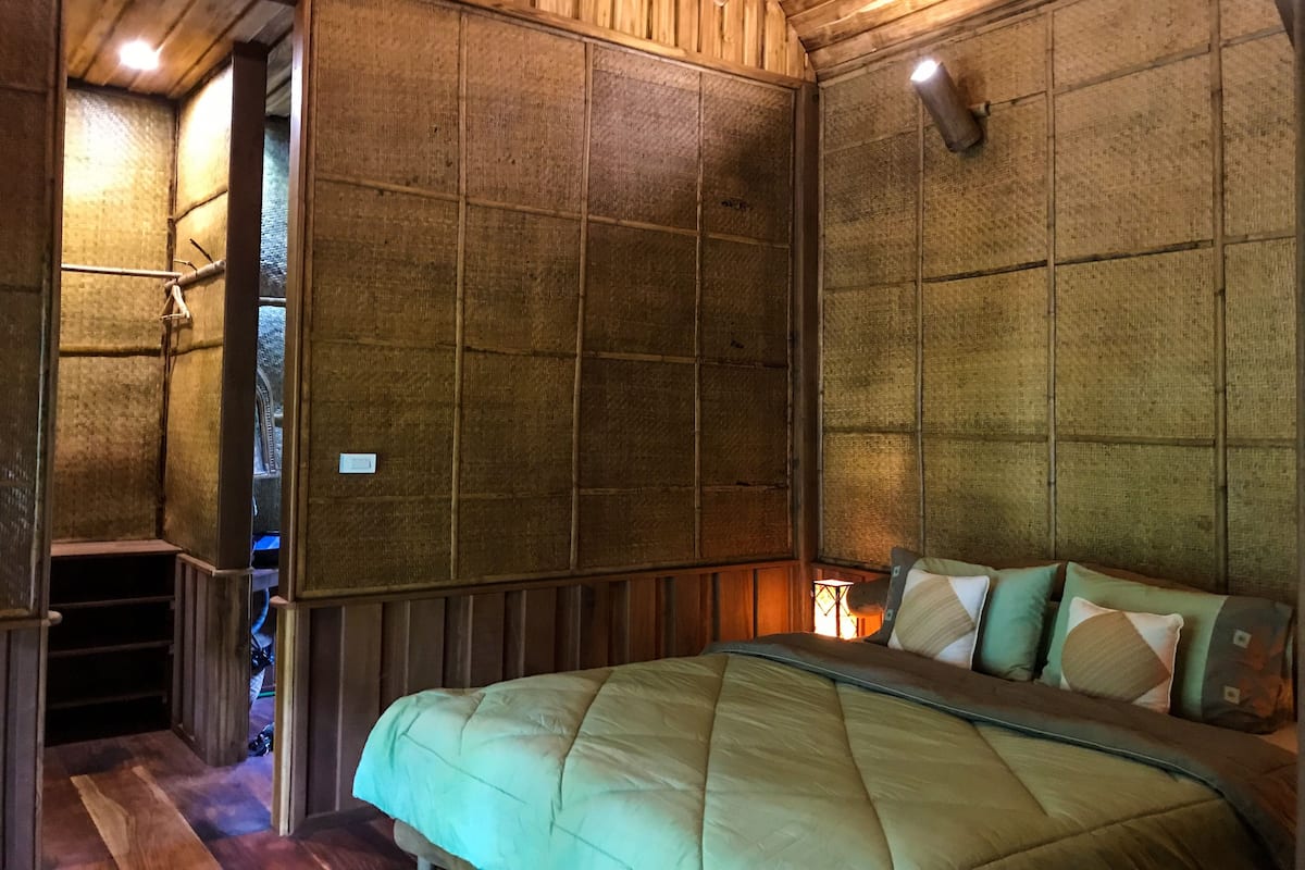 Exclusive Villa, 1 King Bed, Kitchen, River View | Desk, rollaway beds