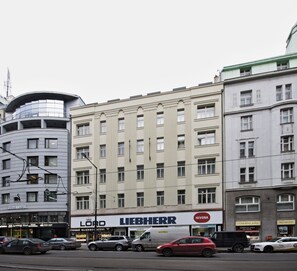 Front of property - Alveo Suites (Prague)
