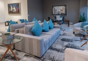 Exterior - Holiday Inn Express & Suites Silao Aeropuerto - Terminal by IHG (Silao)