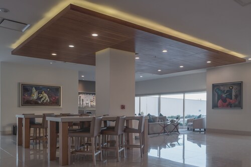 Holiday Inn Express & Suites Silao Aeropuerto - Terminal by IHG