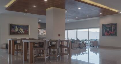Holiday Inn Express & Suites Silao Aeropuerto - Terminal by IHG