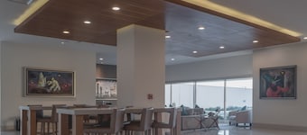 Holiday Inn Express & Suites Silao Aeropuerto - Terminal by IHG