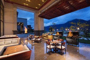 Restaurant - Hilton Linzhi Resort (Nyingtri)