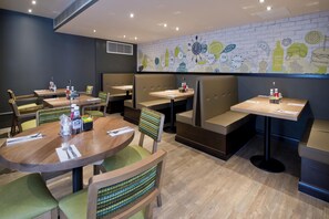 Restaurant - Premier Inn London Southwark - High St (London)