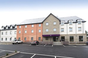 Exterior - Premier Inn Monmouth (Monmouth)