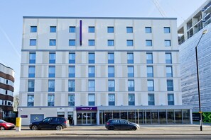 Exterior - Premier Inn Slough Central South (Slough)