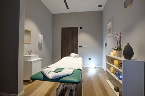 Salas para tratamentos a dois, sauna seca, sauna a vapor