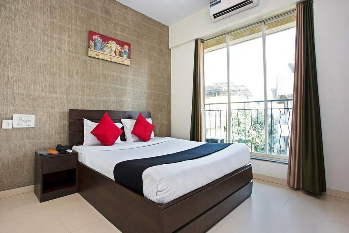 Desk, rollaway beds, free WiFi