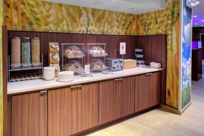 Desayuno bufé gratuito y diario
