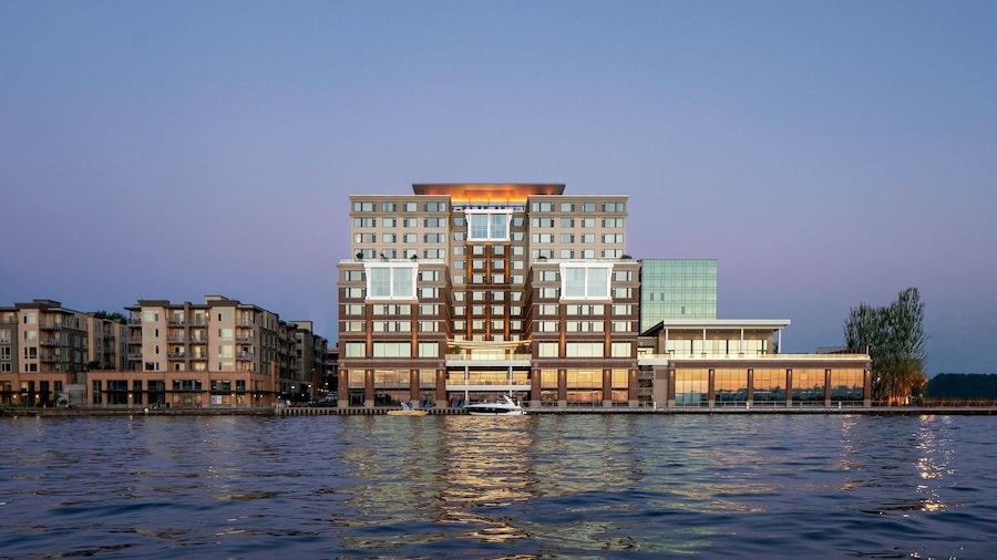 Hyatt Regency Lake Washington at Seattle’s Southport