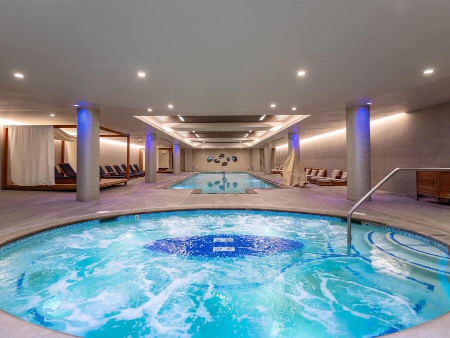 Indoor pool, open 6:00 AM to 10:00 PM, free pool cabanas