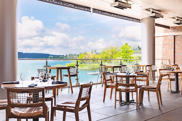 2 Restaurants; Frühstück, Mittagessen und Abendessen werden serviert