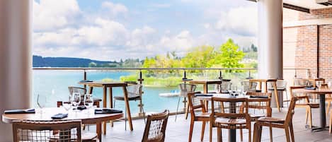 2 restaurantes: opção de café da manhã, almoço e jantar