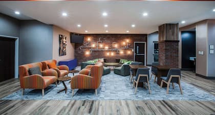 La Quinta Inn & Suites by Wyndham Owasso
