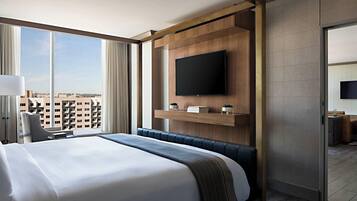 Colchones con efecto memoria y caja de seguridad en la habitación