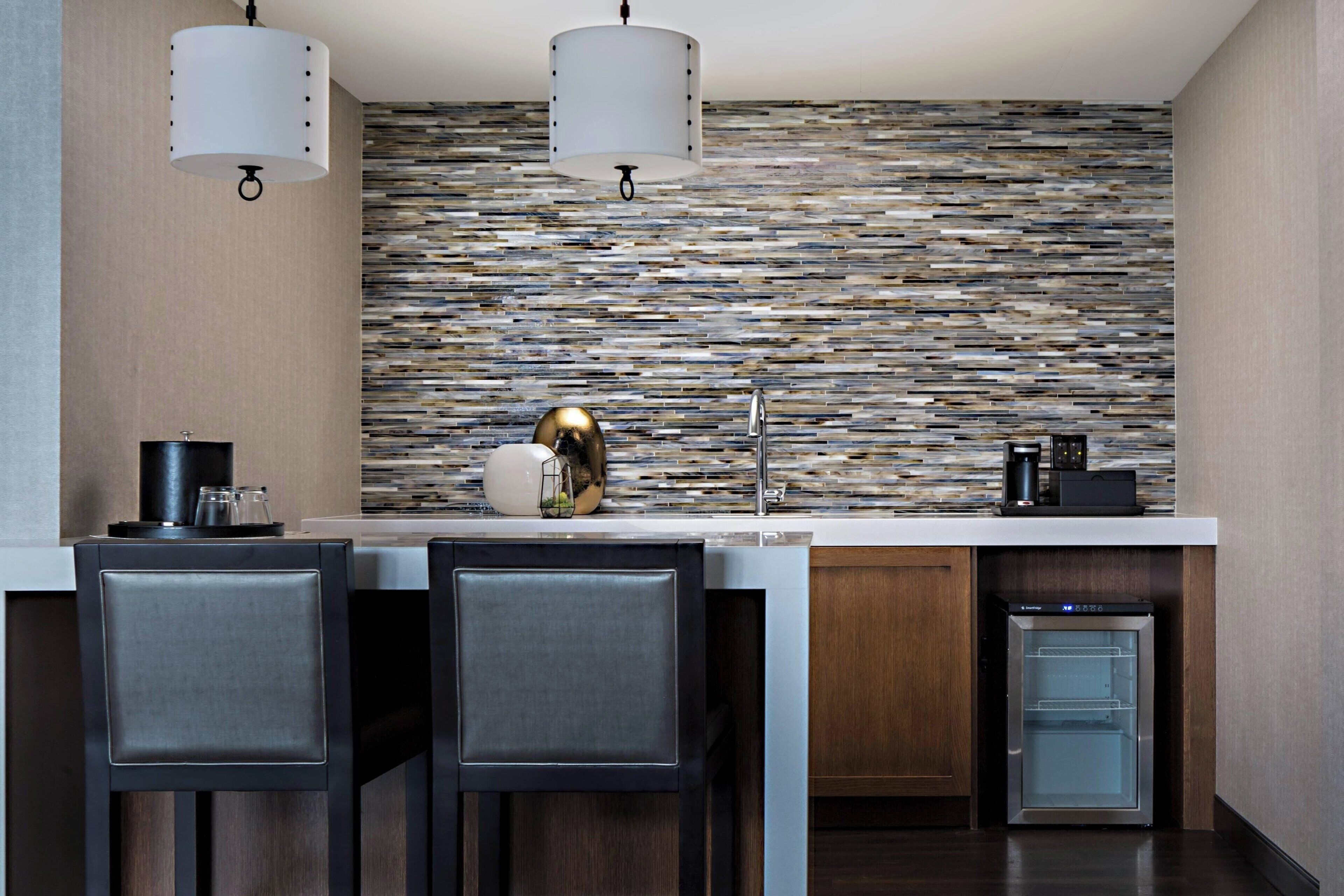 fridge, microwave, coffee/tea maker