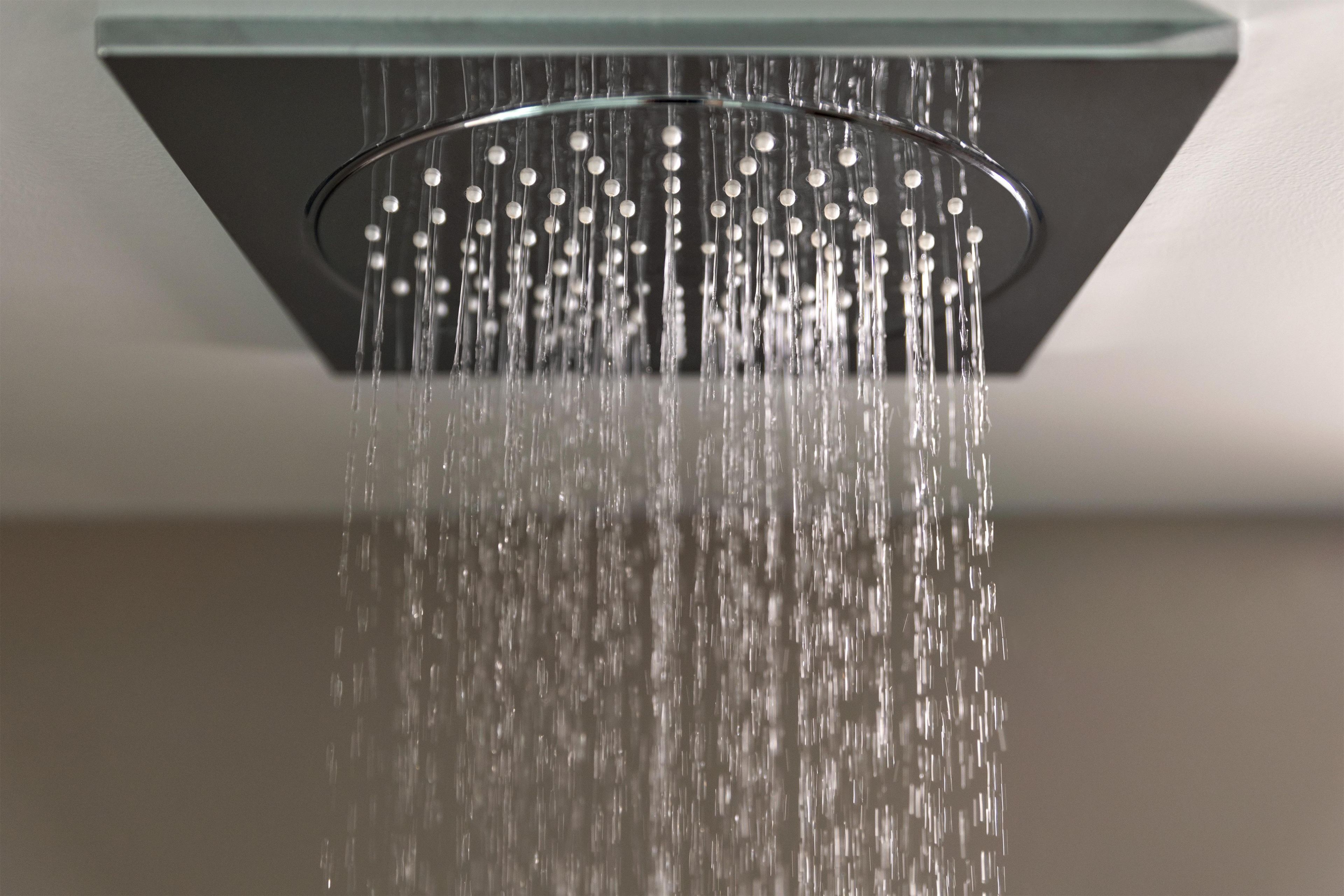 A showerhead with multiple nozzles.