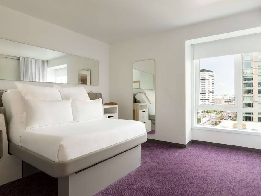 Standard Cabin, 1 Queen Bed | Premium bedding, memory foam beds, in-room safe, laptop workspace