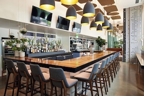 2 bars/lounges - YOTEL Boston (Boston)