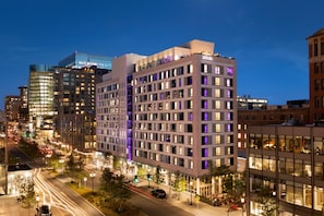 Unclassified image, 3 of 59, button - YOTEL Boston, Select by Hilton (Boston)