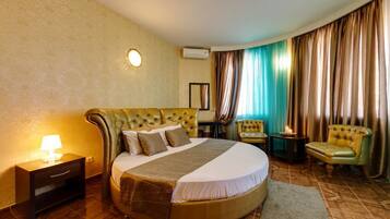 Junior Suite | 1 bilik tidur, bar mini, meja, seterika/papan seterika