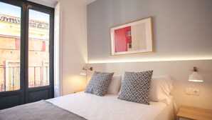 1 bedroom, premium bedding, down duvets, memory-foam beds - Minas Central Suites (Madrid)