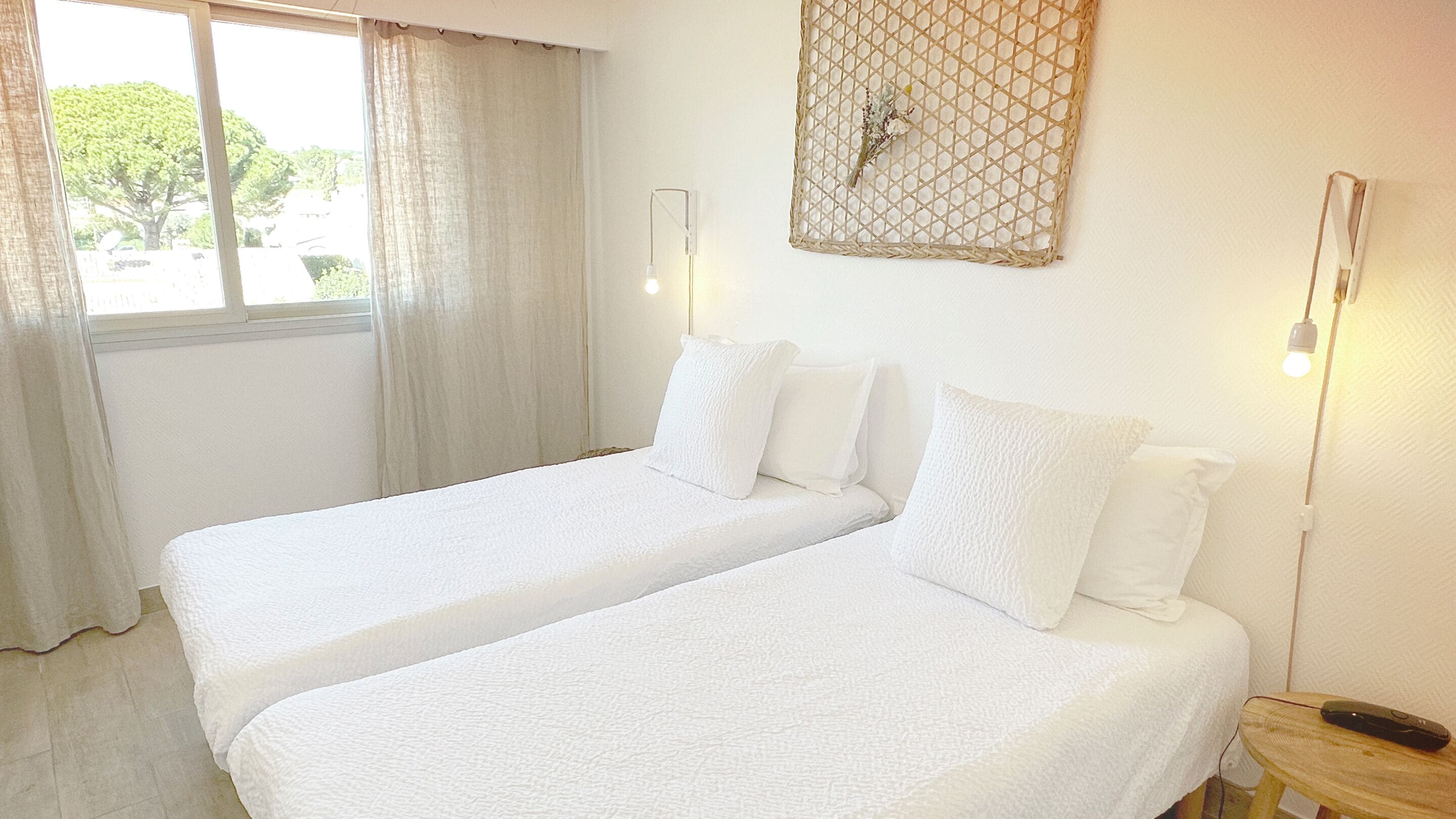 comfort double room | 1 bedroom, in-room safe, desk, blackout curtains