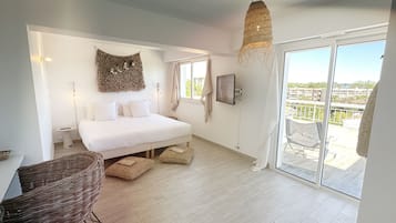 Superior Double Room, Terrace | In-room safe, blackout curtains, soundproofing, iron/ironing board