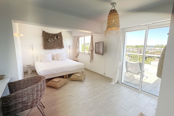Superior Double Room, Terrace | Premium bedding, in-room safe, blackout drapes, soundproofing