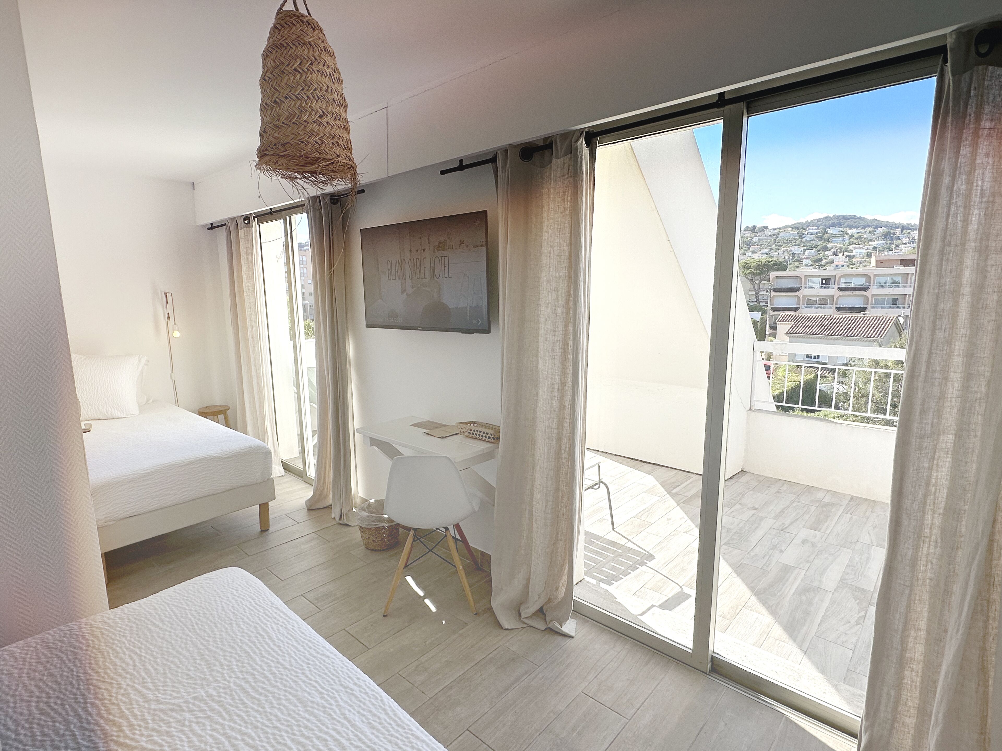 comfort triple room, terrace | 1 bedroom, in-room safe, desk, blackout curtains