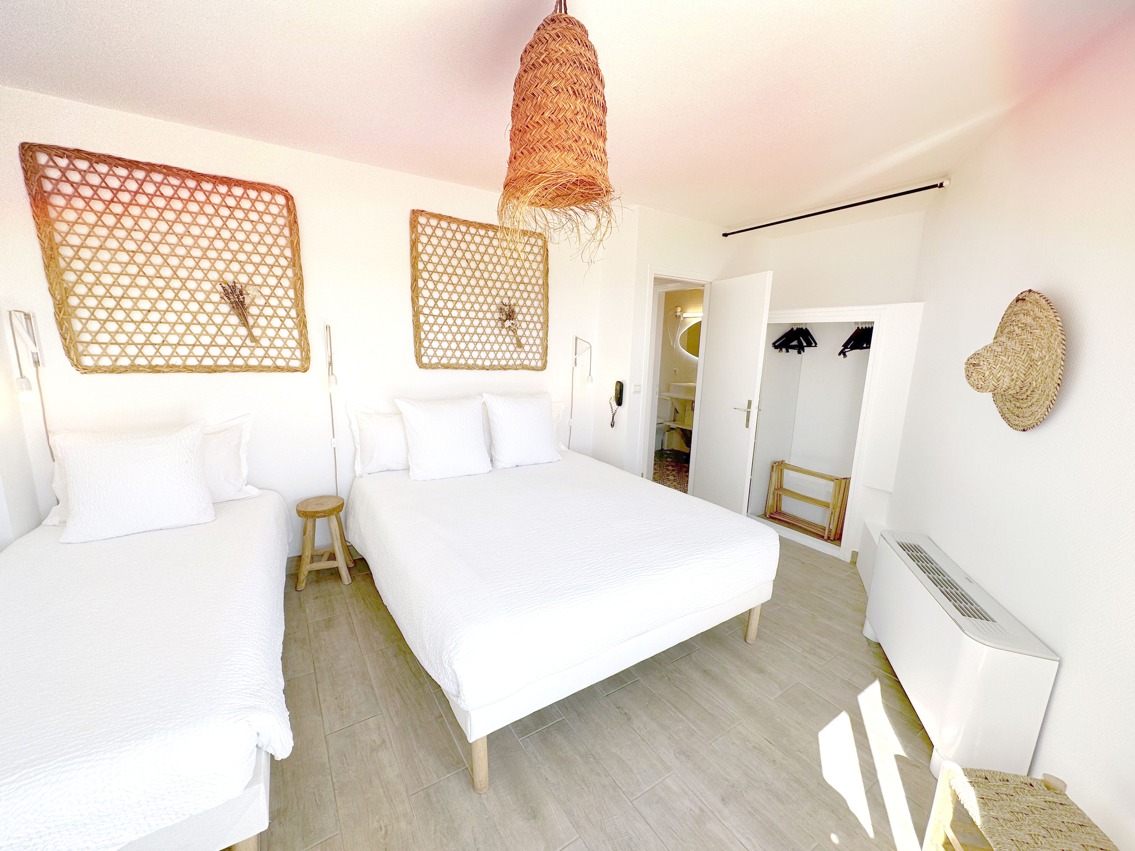 comfort triple room, terrace | 1 bedroom, in-room safe, desk, blackout curtains