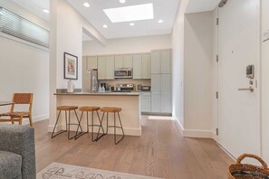 Apartment, 3 Schlafzimmer | Eigene Küche | Kühlschrank, Mikrowelle, Ofen, Herdplatte