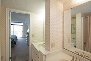 Condo, 3 Bedrooms, Ocean View | Bathroom | Combined shower/tub, free toiletries, hair dryer, towels