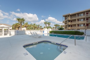 Outdoor pool - Ocean Towers (North Myrtle Beach)