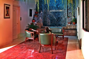 Sala de estar en el lobby
