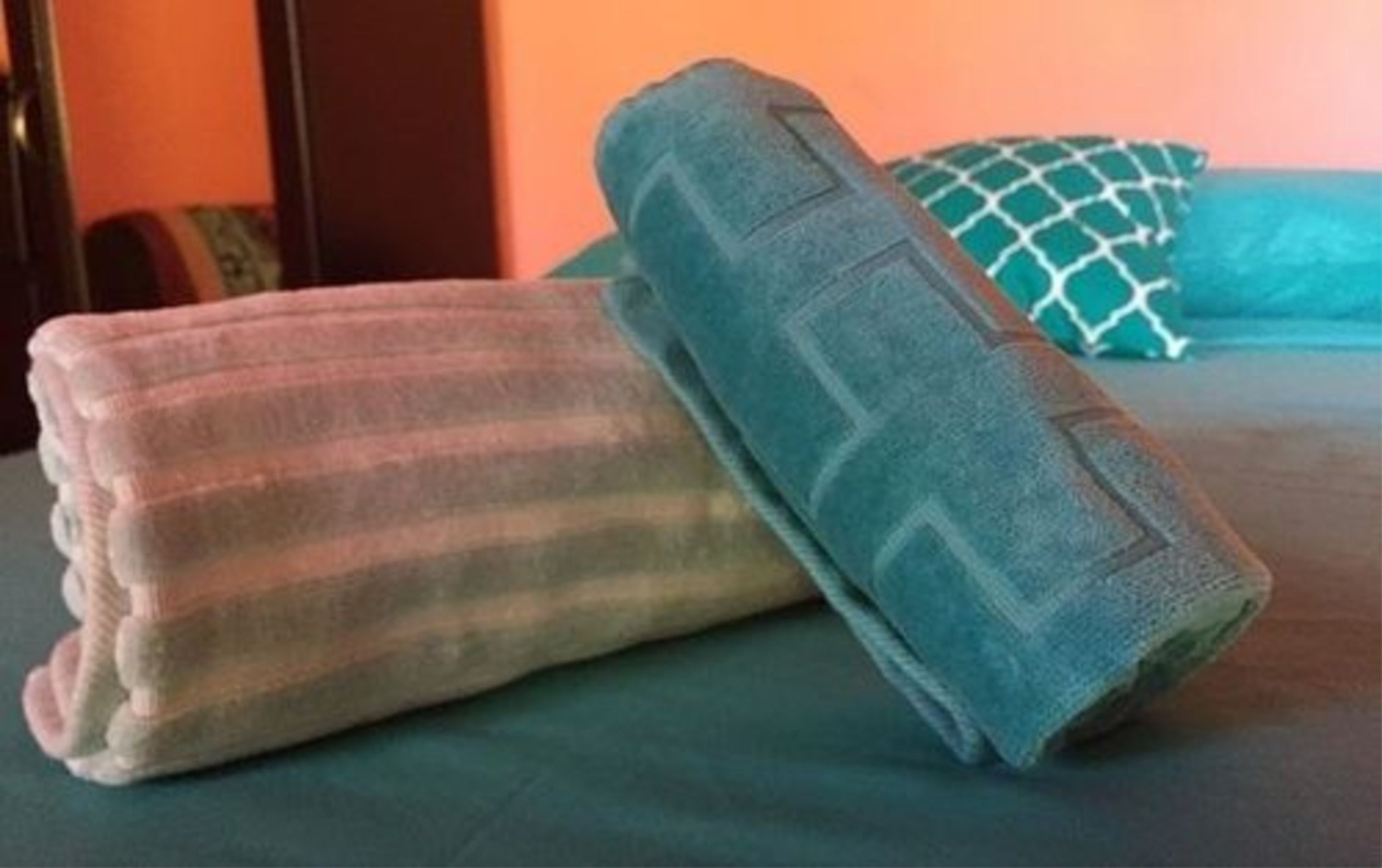 family room, multiple beds | room amenity