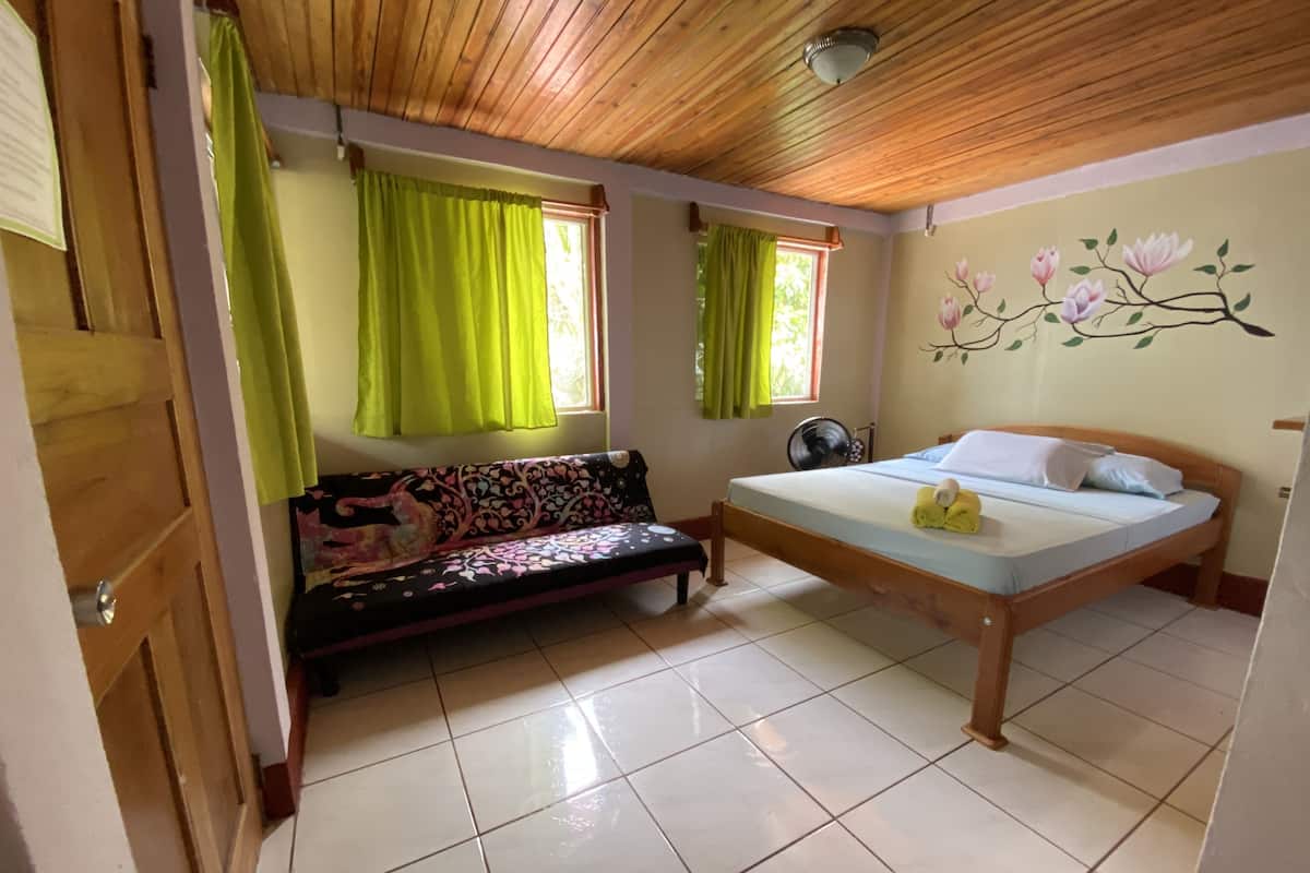 In-room safe, free WiFi