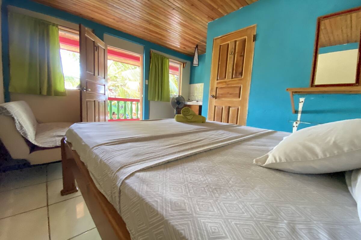 standard room | in-room safe, free wifi