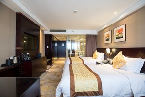 Deluxe Landscape Room(Twin) | Premium bedding, minibar, desk, laptop workspace