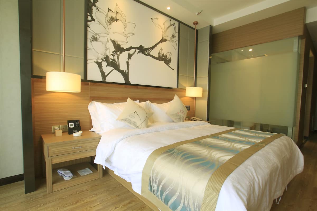 Quarto casal executivo | Escrivaninha, cortinas blackout, Wi-Fi de cortesia