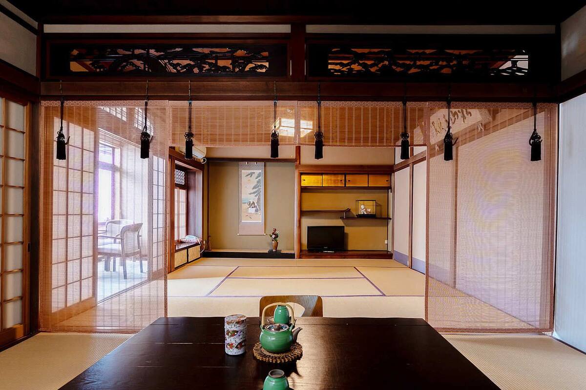用餐區 | 供應早餐和晚餐