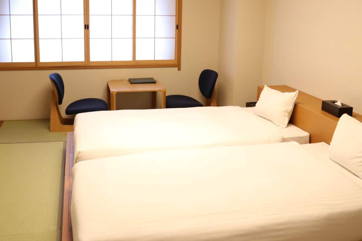 Main Tower Standard Room City side, Non Smoking | In-room safe, desk, free WiFi, bed sheets