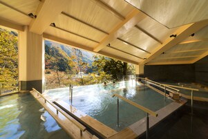 Baño termal público
