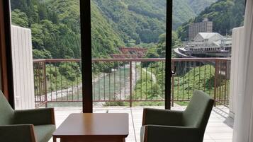 Main Tower Standard Twin Room River side, Non Smoking | Balcony view