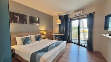 In-room safe, desk, iron/ironing board, free WiFi