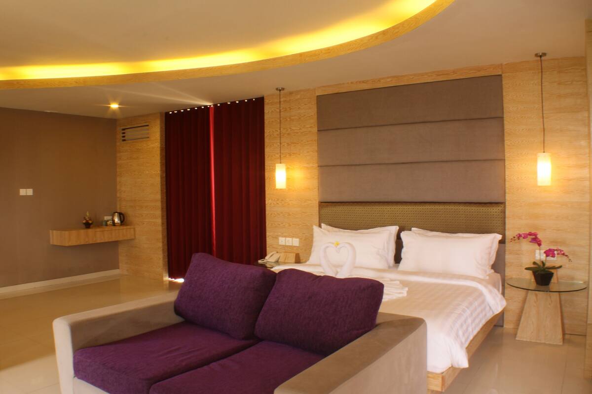 One Bedroom Pool Villa | In-room safe, desk, rollaway beds (surcharge), WiFi (free)