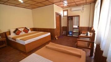 Economy Triple Room